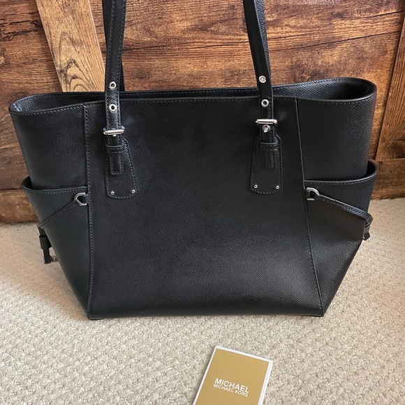 Michael Kors Jet Set tote - Picture 2 of 2